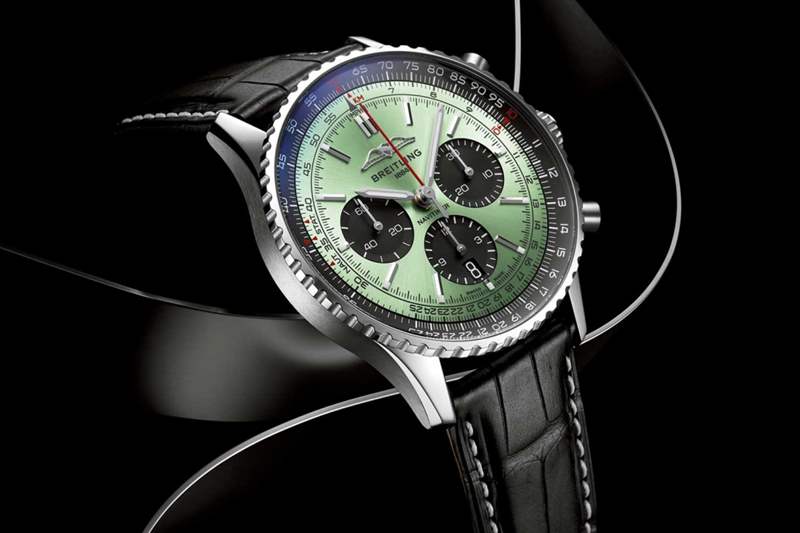 百年灵NAVITIMER B01 CHRONOGRAPH 43新鲜色系抢眼登场-复刻表