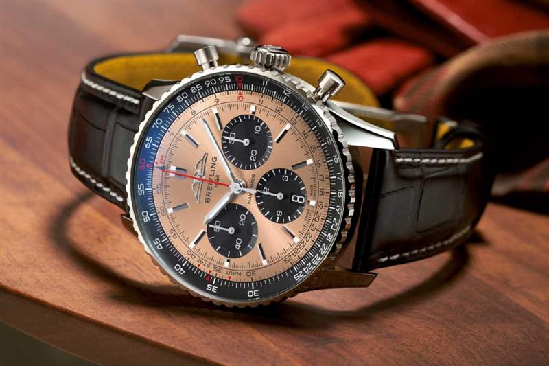 百年灵NAVITIMER B01 CHRONOGRAPH 43新鲜色系抢眼登场-复刻表