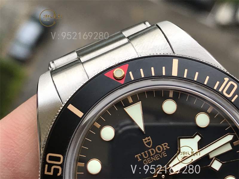 ZF廠帝舵碧灣M79030N腕表頂級(jí)復(fù)刻版本對(duì)比正品怎么樣-復(fù)刻表