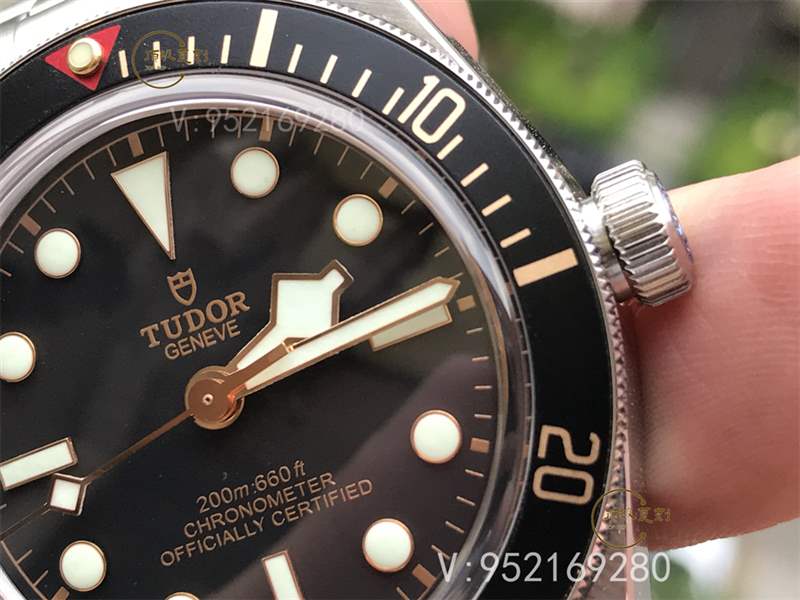 ZF廠帝舵碧灣M79030N腕表頂級(jí)復(fù)刻版本對(duì)比正品怎么樣-復(fù)刻表