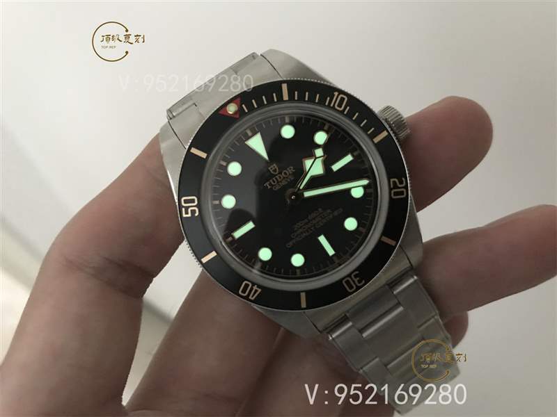 ZF廠帝舵碧灣M79030N腕表頂級(jí)復(fù)刻版本對(duì)比正品怎么樣-復(fù)刻表