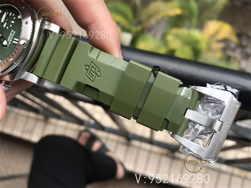 VS厂沛纳海pam1055绿?;旮纯套龉ぴ趺囱?别具一格的军绿色-复刻表