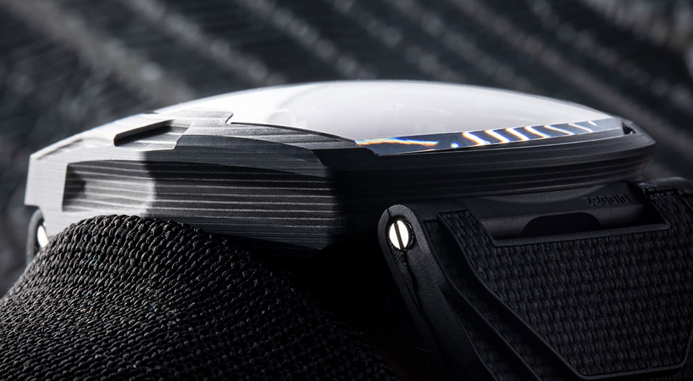 URWERK UR-220“猎鹰项目”-复刻表