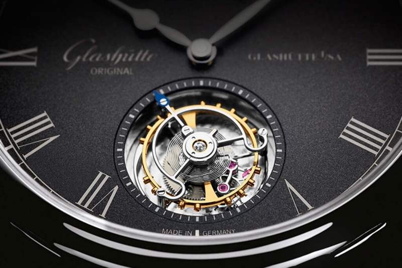 什么是飛行陀飛輪？ （Flying Tourbillon）