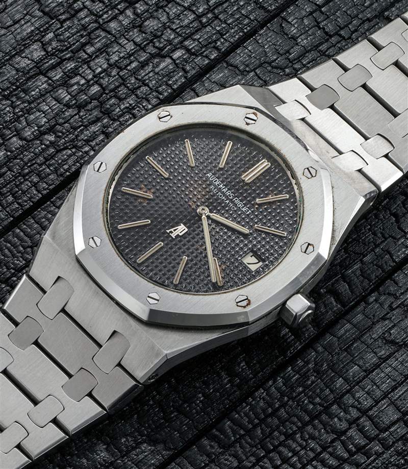 型号5402ST Royal Oak A Series「The A2」精钢链带腕表以1,058,500瑞士法郎成交（约838万港元），亦创下古董Royal Oak历来世界拍卖纪录。 （图片来源：富艺斯）