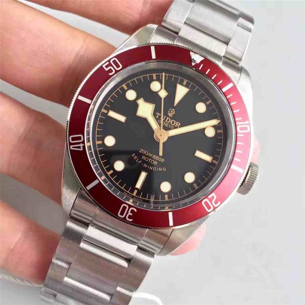 ZF厂帝舵碧湾系列M79230R-0003小红盾复刻表做工怎么样-复刻表