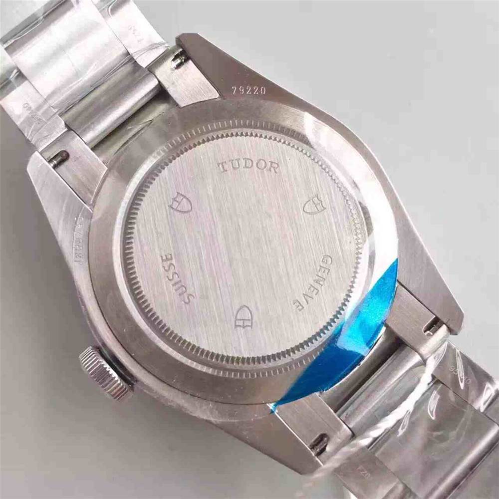 ZF厂帝舵碧湾系列M79230R-0003小红盾复刻表做工怎么样-复刻表
