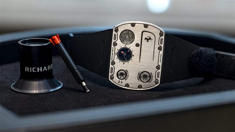 亲身体验佩戴世界上最薄的手表 Richard Mille RM UP-01 的感觉-复刻表