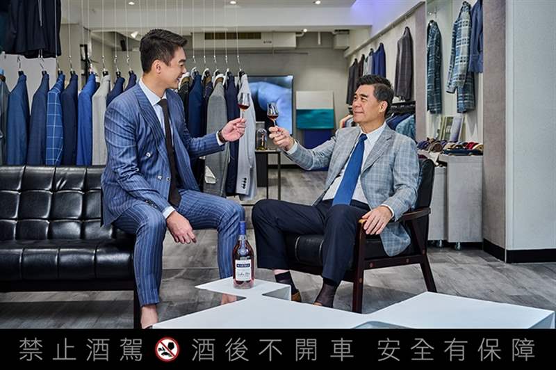 跨越經(jīng)典，以質(zhì)感開創(chuàng)迎風(fēng)飛翔新局！ 新式訂制西服STYDER創(chuàng)辦人黃淯晨與父親的跨世代對談