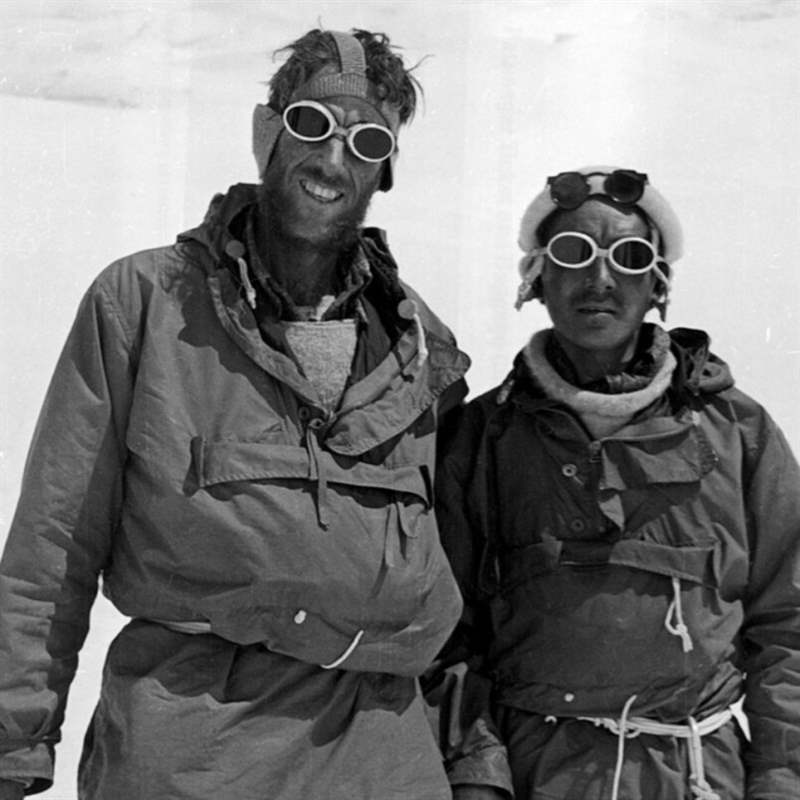 入正題講表前，先說一點(diǎn)歷史。 早于1953年，Edmund Hillary爵士及Tenzing Norgay成功登上珠穆朗