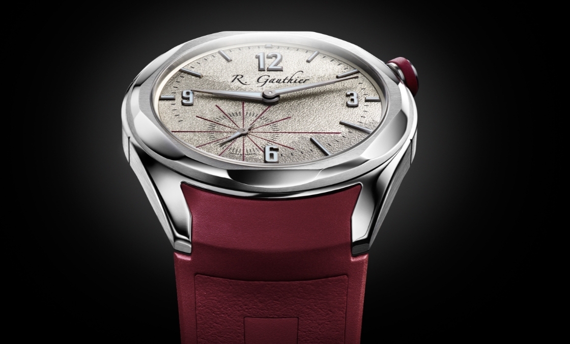 Romain Gauthier C系列推出第五代钛金属新作! 独特的手工凿刻纹理香槟面-复刻表