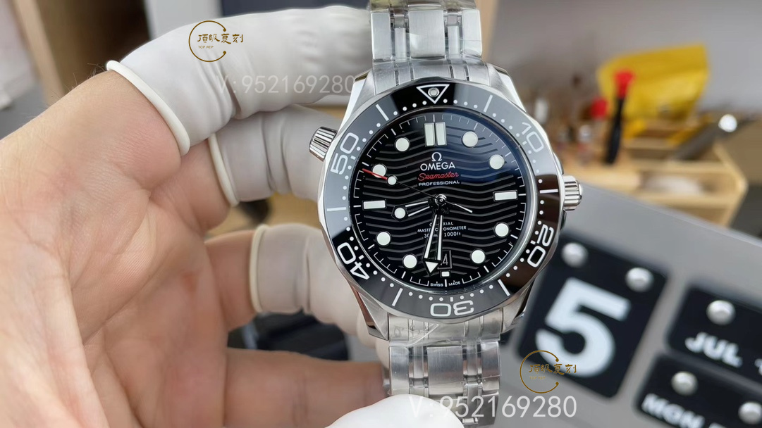VS厂欧米茄海马300复刻表深度测评:工艺与细节的卓越展现-复刻表