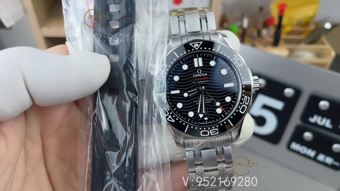 VS厂欧米茄海马300复刻表深度测评:工艺与细节的卓越展现-复刻表