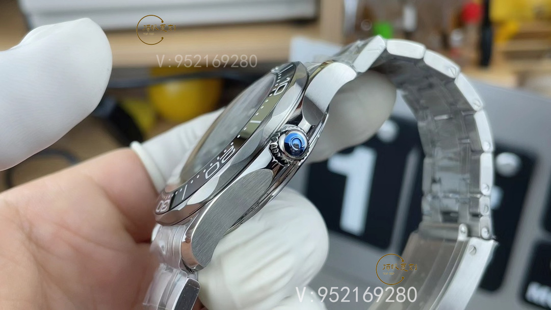 VS厂欧米茄海马300复刻表深度测评:工艺与细节的卓越展现-复刻表