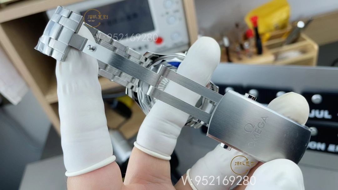 VS厂欧米茄海马300复刻表深度测评:工艺与细节的卓越展现-复刻表